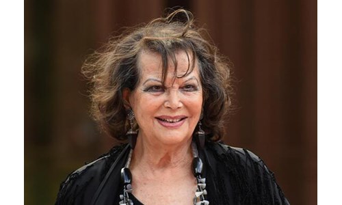 CLAUDIA CARDINALE: 'BAKIM EVİNDE DEĞİLİM'